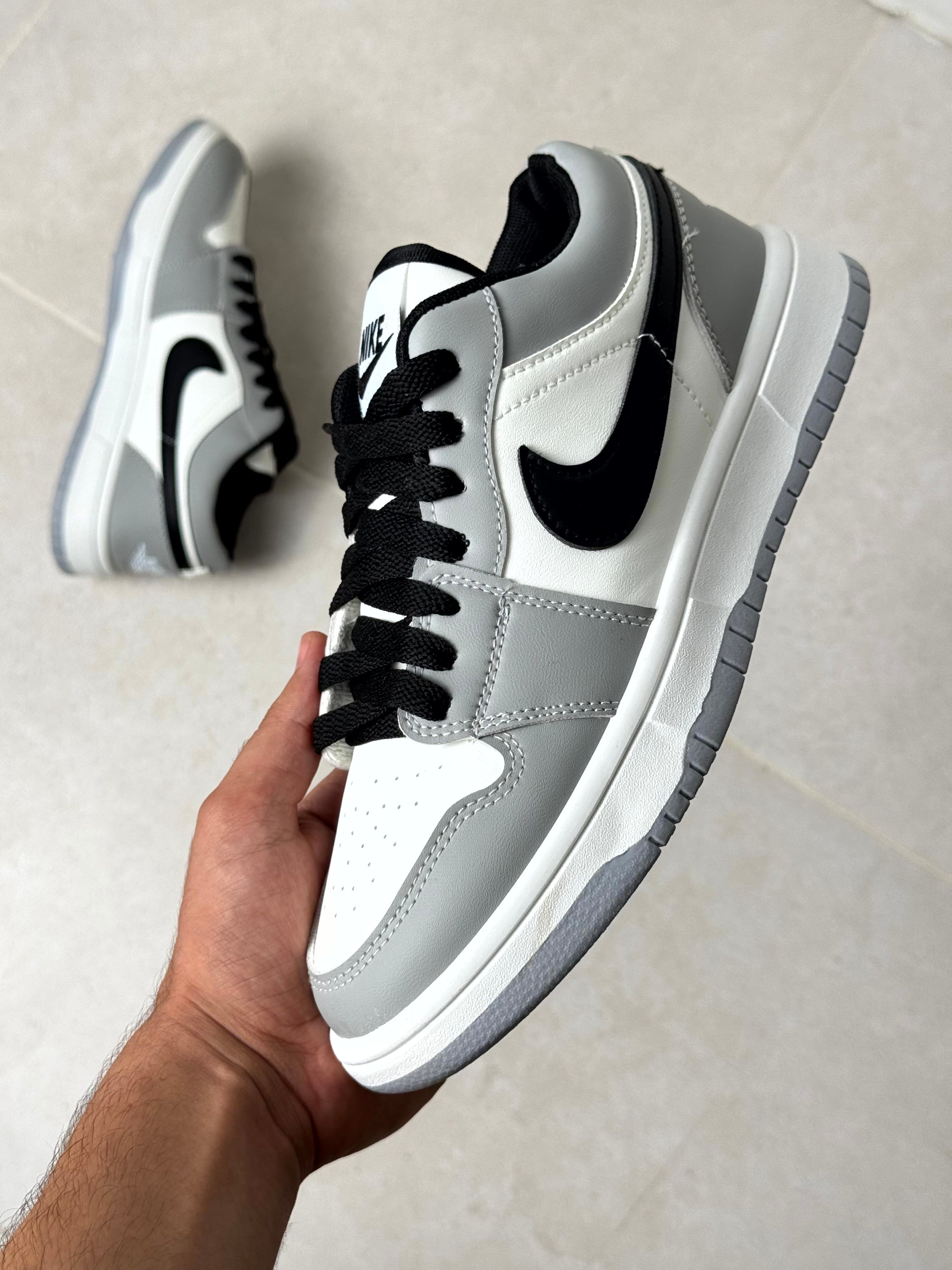 Nike dunk low grey