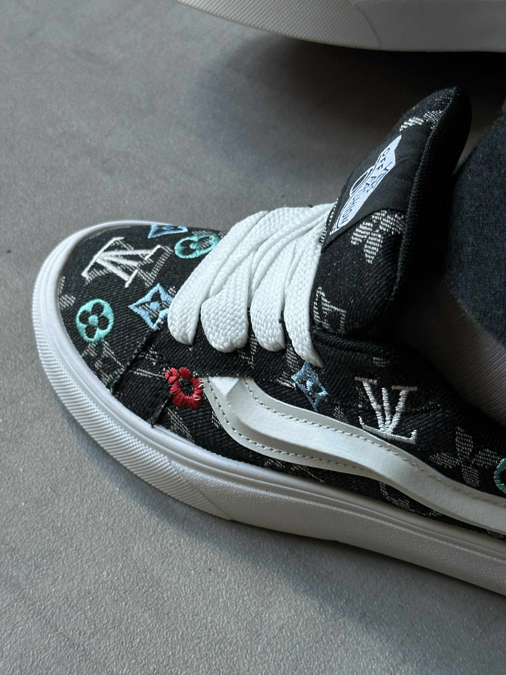 vense brodée importation