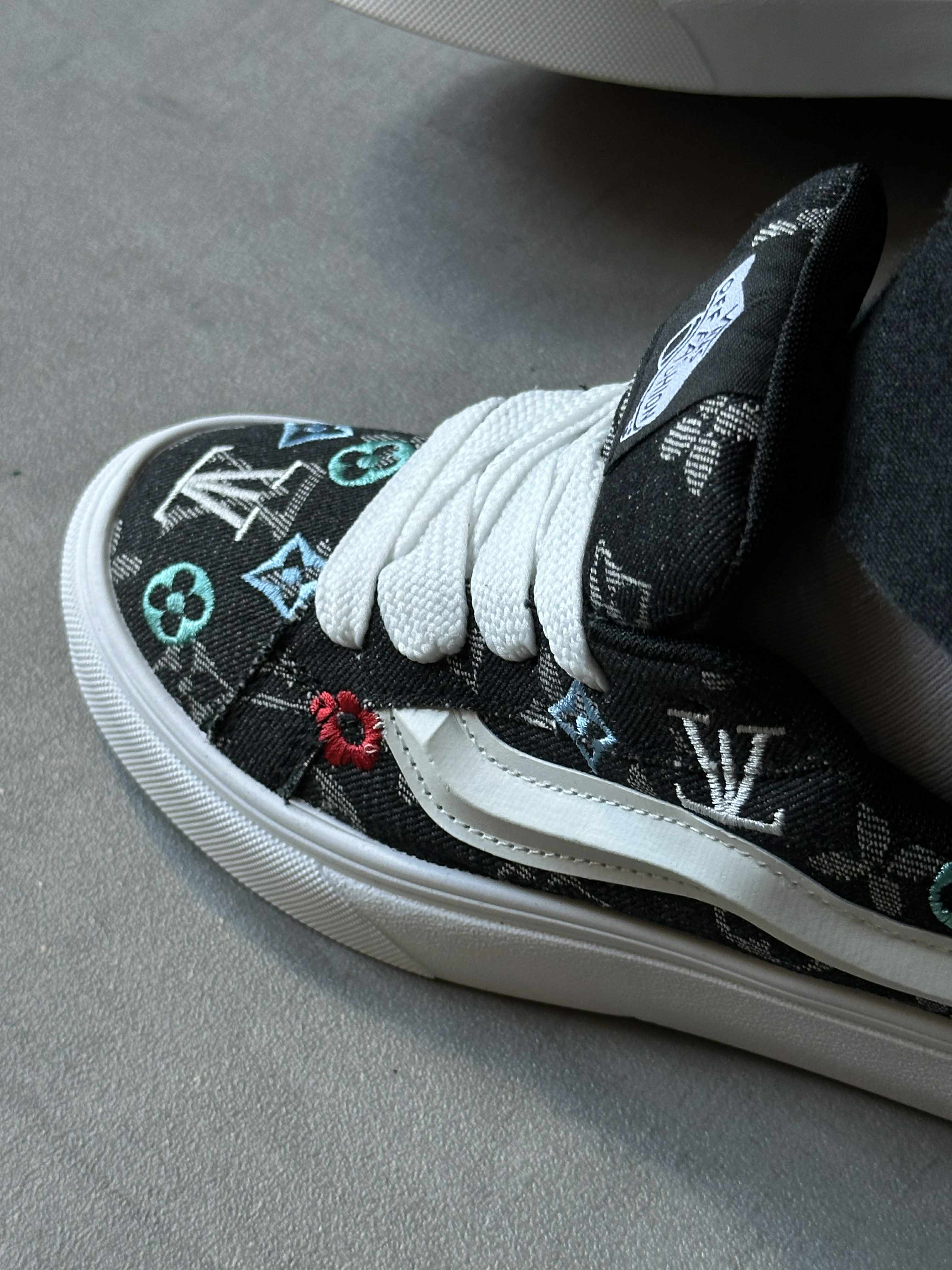 vense brodée importation