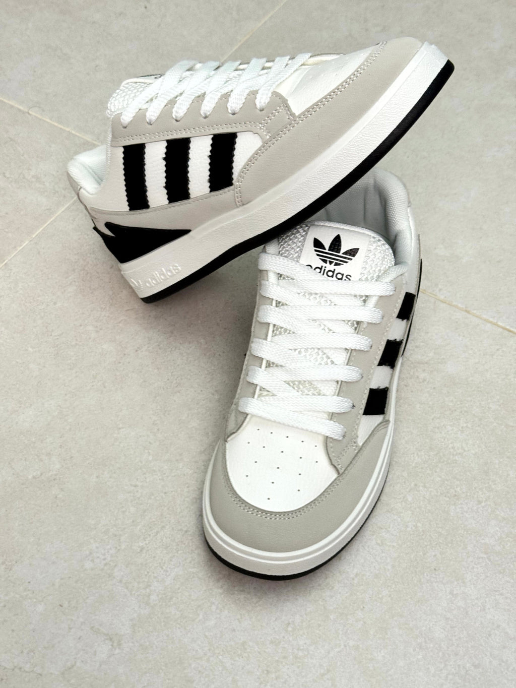 Adidas forum low